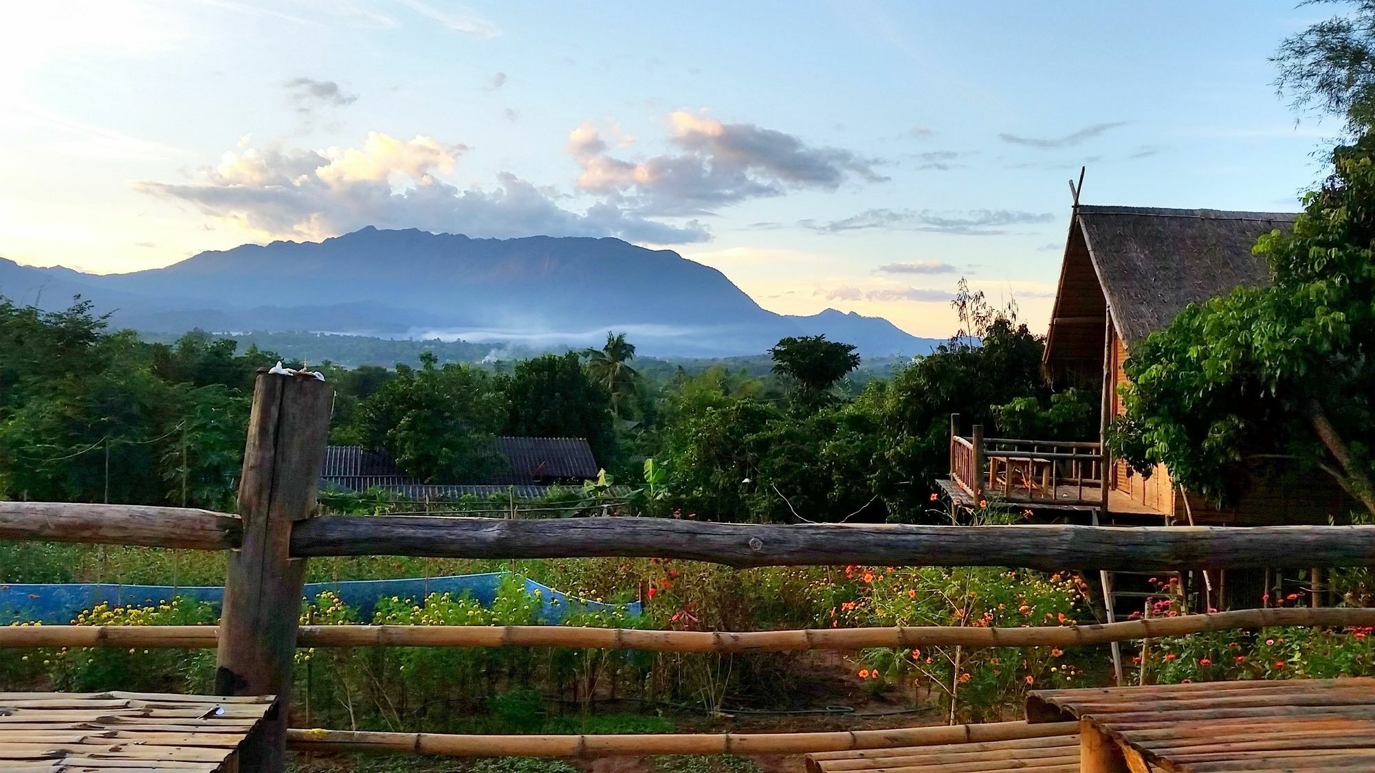 Baan Aingdoi Homestay, チェンダオ エクステリア 写真
