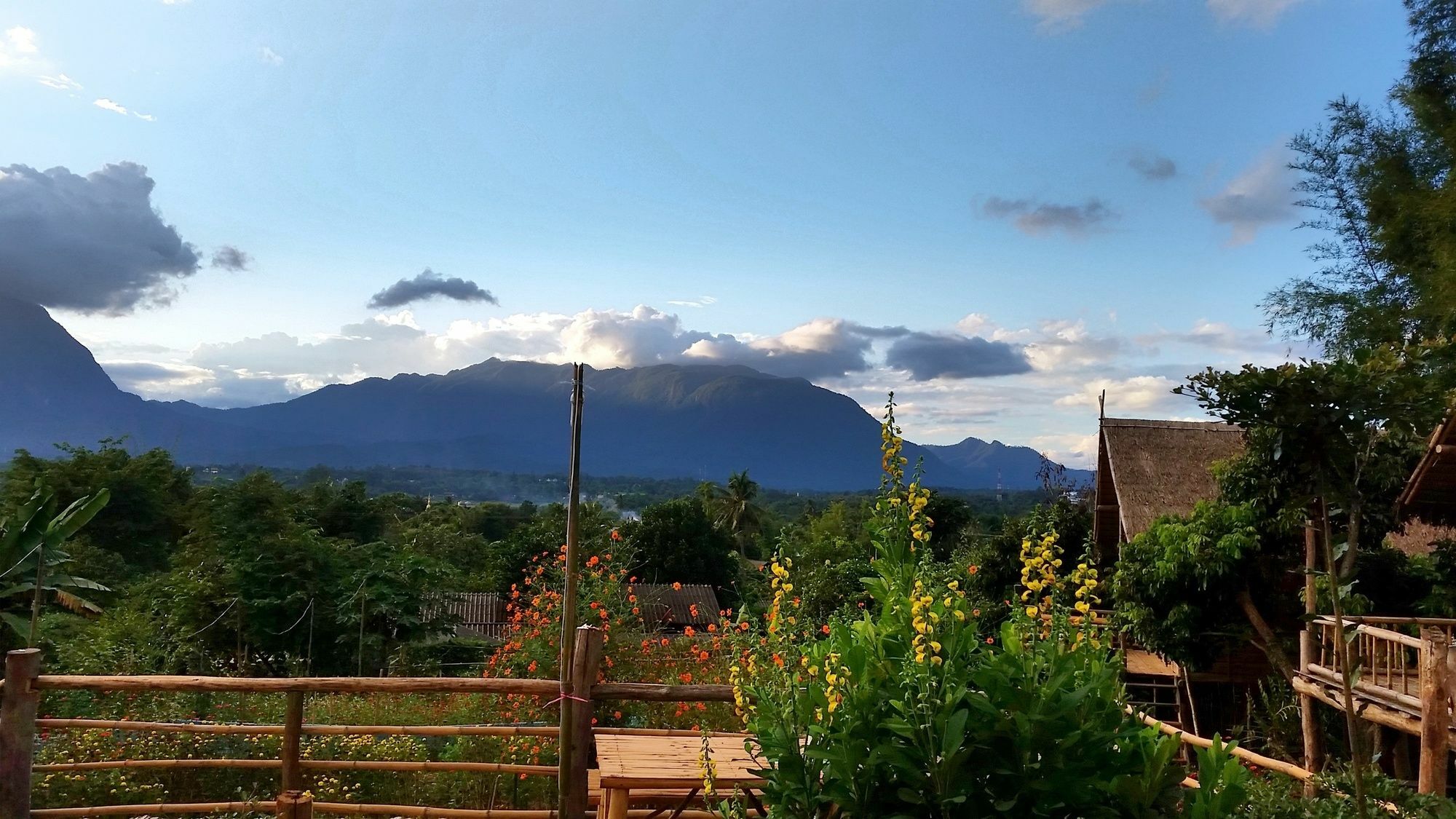 Baan Aingdoi Homestay, チェンダオ エクステリア 写真